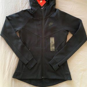 NWT Women's NIKE Zip Up Jacket With Hood in Black, Size: SMALL